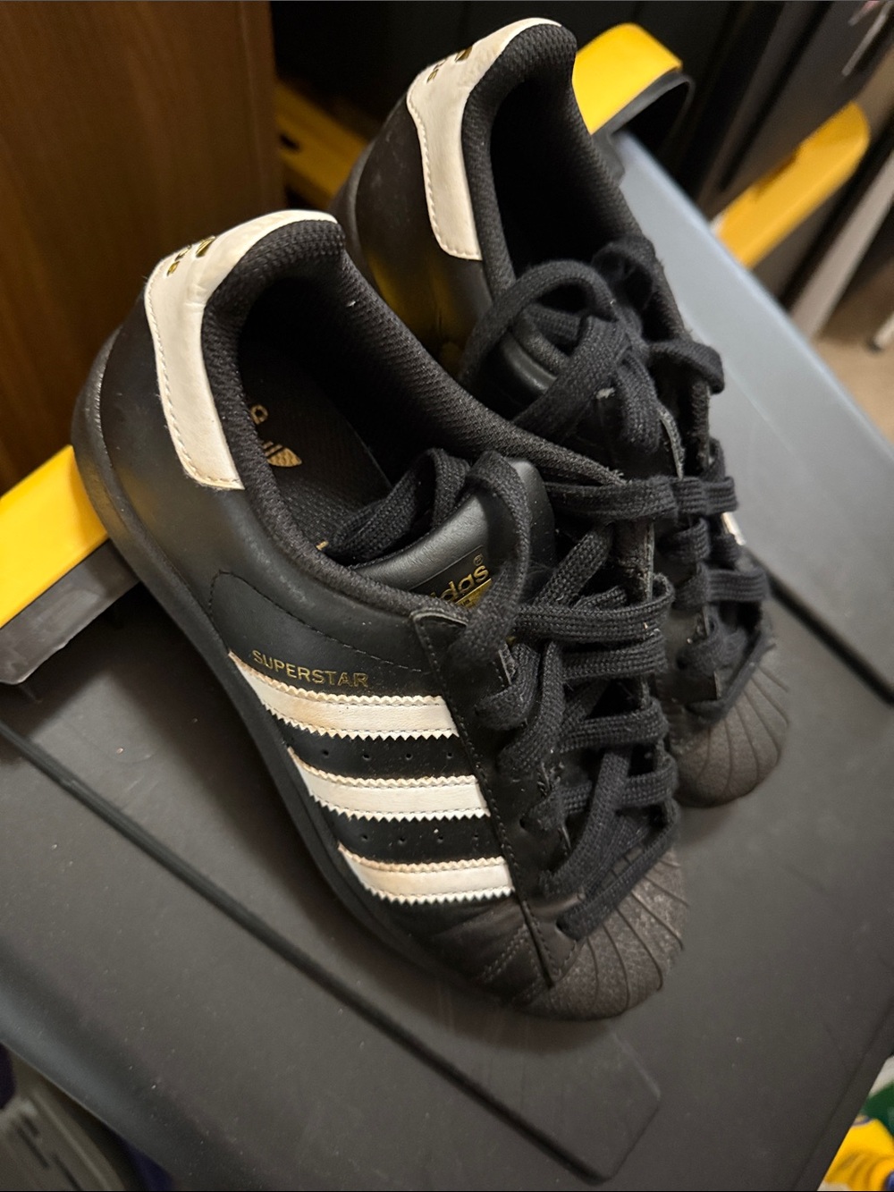 Adidas super star